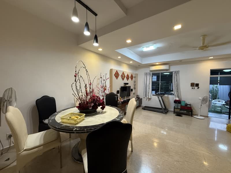 Waringin Park, Waringin Park, 4 Bedrooms, 2,000 sqft, Terraced House For Sale, by Lynn Tiang, 500142253 - Living Room - PropertyGuru.com.sg