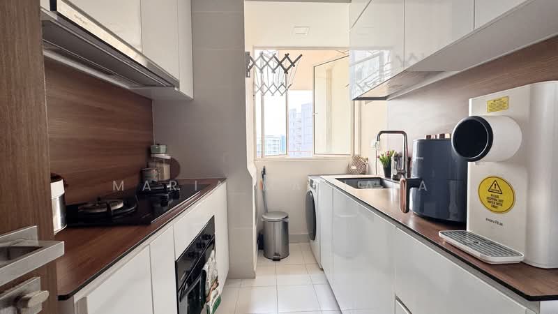 Watercolours, 25 Pasir Ris Link, 3 Bedrooms, 958 sqft, Executive Condominium For Sale, by Maria Mariana, 500142264 - Kitchen - PropertyGuru.com.sg