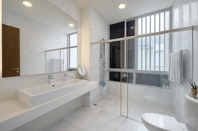 Montclair @ Whitley, , 5 Bedrooms, 4,198 sqft, Cluster House For Sale, by Kevin Yong, 500142268 - Bathroom - PropertyGuru.com.sg