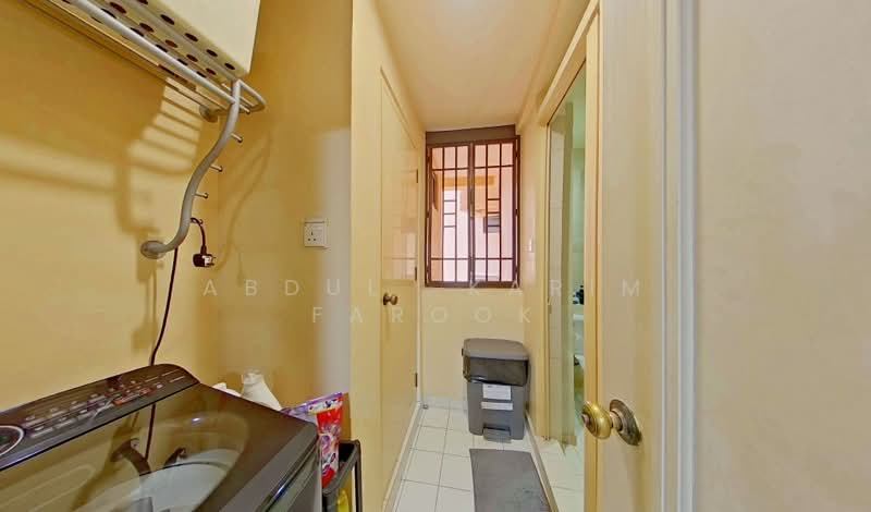 Seasons View, 5 Pemimpin Drive, 2 Bedrooms, 969 sqft, Condominium For Sale, by Abdul Karim Farook, 500142279 - PropertyGuru.com.sg