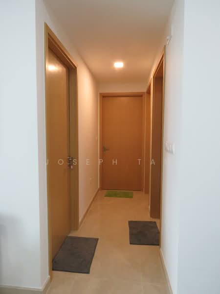 The Glades, 20 Bedok Rise, 3 Bedrooms, 861 sqft, Condominium For Sale, by Joseph Tan, 500142286 - Corridor - PropertyGuru.com.sg