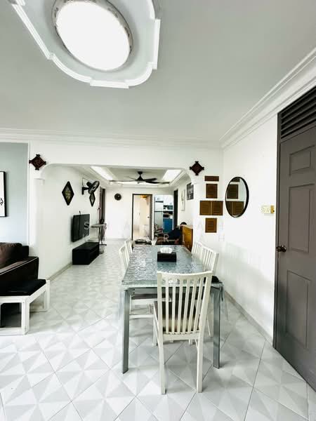 415 Pasir Ris Drive 6, 415 Pasir Ris Drive 6, 3 Bedrooms, 1,109 sqft, HDB Flat For Sale, by Sharifah Kamariah, 500142296 - Living Room - PropertyGuru.com.sg