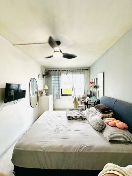 415 Pasir Ris Drive 6, 415 Pasir Ris Drive 6, 3 Bedrooms, 1,109 sqft, HDB Flat For Sale, by Sharifah Kamariah, 500142296 - Bedroom - PropertyGuru.com.sg