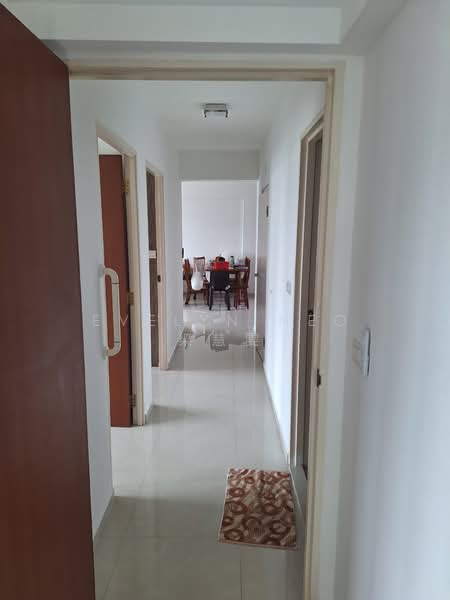 471A Upper Serangoon Crescent, 471A Upper Serangoon Crescent, 3 Bedrooms, 990 sqft, HDB Flat For Rent, by Evelyn Neo 梁慧雯, 500142300 - Corridor - PropertyGuru.com.sg