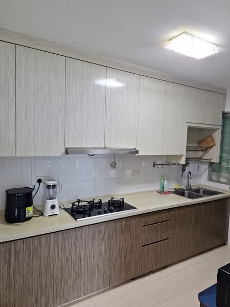 471A Upper Serangoon Crescent, 471A Upper Serangoon Crescent, 3 Bedrooms, 990 sqft, HDB Flat For Rent, by Evelyn Neo 梁慧雯, 500142300 - Kitchen - PropertyGuru.com.sg