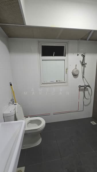 620A Tampines Street 61, 620A Tampines Street 61, 3 Bedrooms, 1,001 sqft, HDB Flat For Sale, by Ameer Marican, 500142302 - Bathroom - PropertyGuru.com.sg