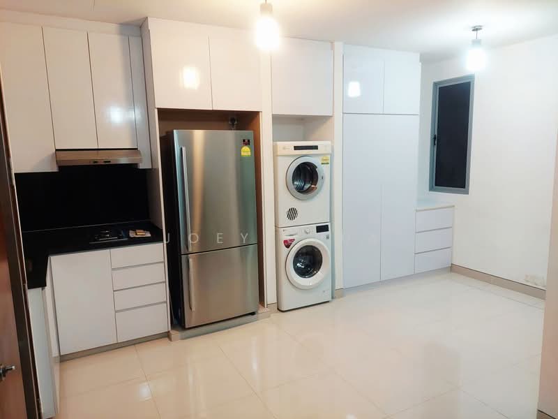 D'Zire, 12 Robey Crescent, 1 Bedroom, 463 sqft, Condominium For Sale, by Joey Chua, 500142303 - Kitchen - PropertyGuru.com.sg