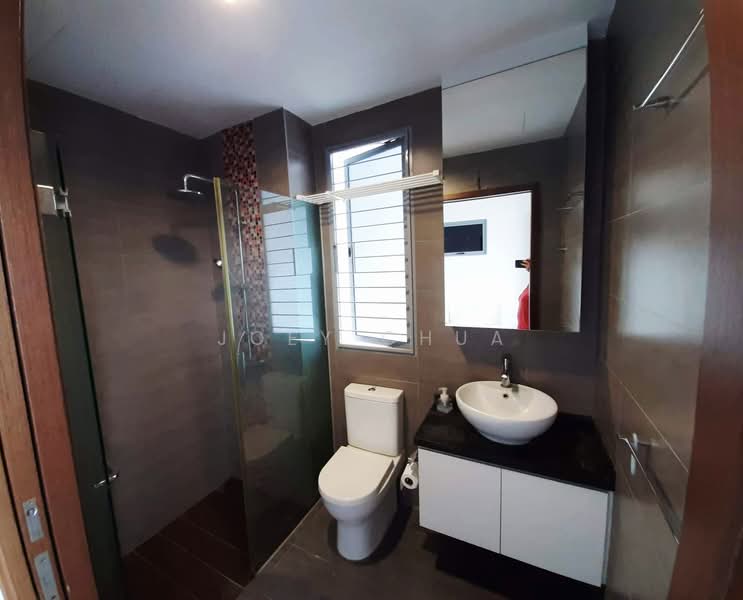 D'Zire, 12 Robey Crescent, 1 Bedroom, 463 sqft, Condominium For Sale, by Joey Chua, 500142303 - Bathroom - PropertyGuru.com.sg