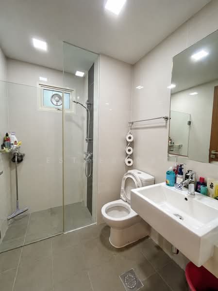 Watercolours, 25 Pasir Ris Link, 3 Bedrooms, 1,141 sqft, Executive Condominium For Sale, by Esther Cai, 500142333 - Bathroom - PropertyGuru.com.sg