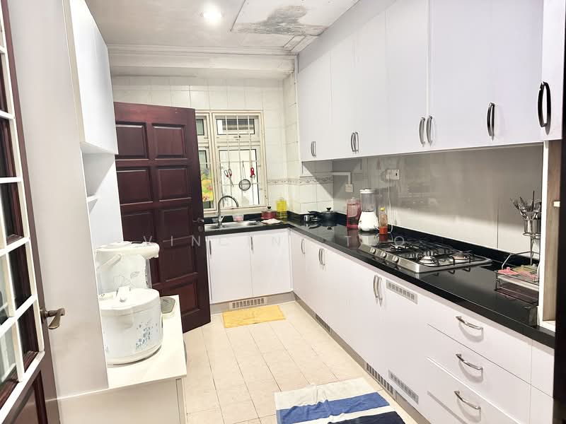 Mera Gardens, Almond Crescent, 5 Bedrooms, 3,185 sqft, Corner Terrace For Sale, by Vincent Teo, 500142335 - Kitchen - PropertyGuru.com.sg
