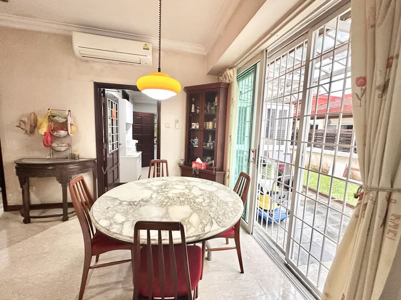 Mera Gardens, Almond Crescent, 5 Bedrooms, 3,185 sqft, Corner Terrace For Sale, by Vincent Teo, 500142335 - Dining Room - PropertyGuru.com.sg