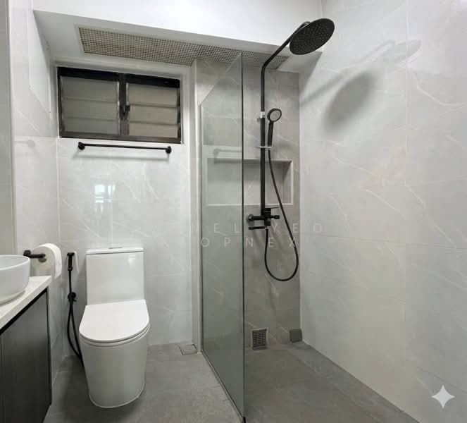 28B Dover Crescent, 28B Dover Crescent, 2 Bedrooms, 742 sqft, HDB Flat For Sale, by Lionel Yeo Propnex, 500142344 - Master Bathroom - PropertyGuru.com.sg