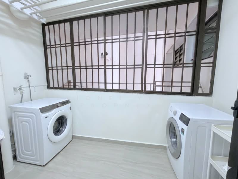 28B Dover Crescent, 28B Dover Crescent, 2 Bedrooms, 742 sqft, HDB Flat For Sale, by Lionel Yeo Propnex, 500142344 - Yard - PropertyGuru.com.sg