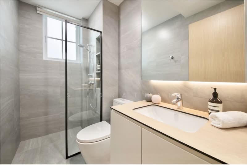 Eastwood Green, 10 Eastwood Road, 3 Bedrooms, 1,302 sqft, Condominium For Sale, by S Jonathan, 500142359 - Bathroom - PropertyGuru.com.sg