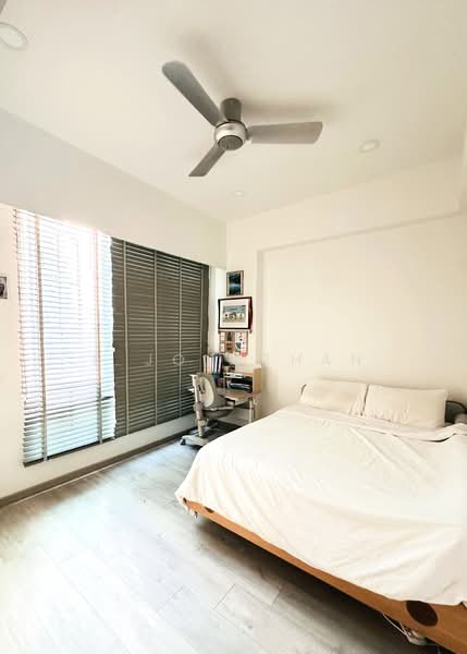 Eastwood Green, 10 Eastwood Road, 3 Bedrooms, 1,302 sqft, Condominium For Sale, by S Jonathan, 500142359 - Bedroom - PropertyGuru.com.sg