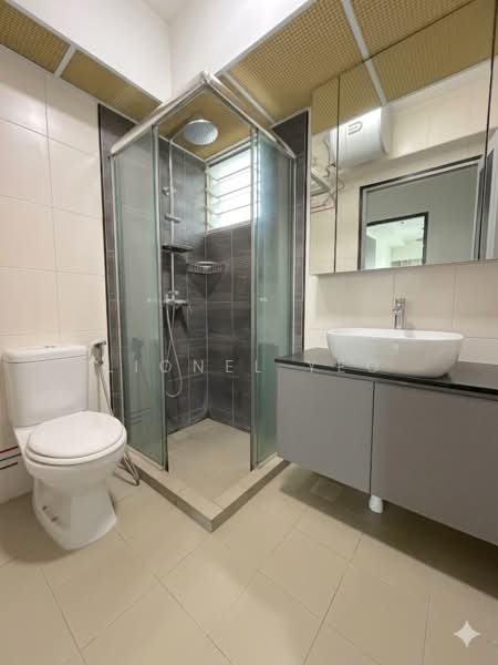 56 Teban Gardens Road, 56 Teban Gardens Road, 3 Bedrooms, 990 sqft, HDB Flat For Sale, by Lionel Yeo, 500142368 - Bathroom - PropertyGuru.com.sg