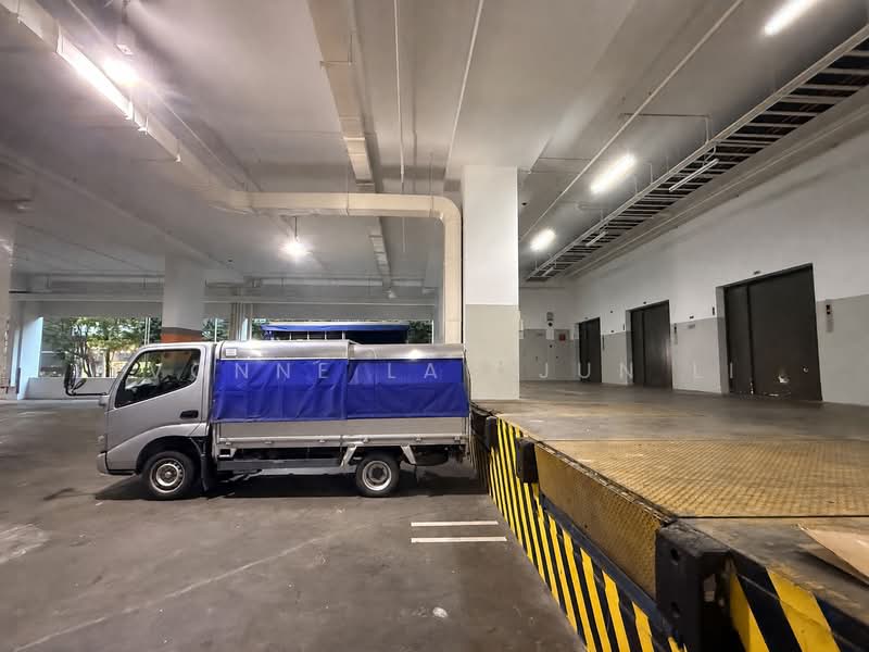 Unity Centre, 51 Bukit Batok Crescent, 3,681 sqft, Light Industrial (B1) For Sale, by Yvonne Lau Jun Li, 500142374 - Car Park - CommercialGuru.com.sg