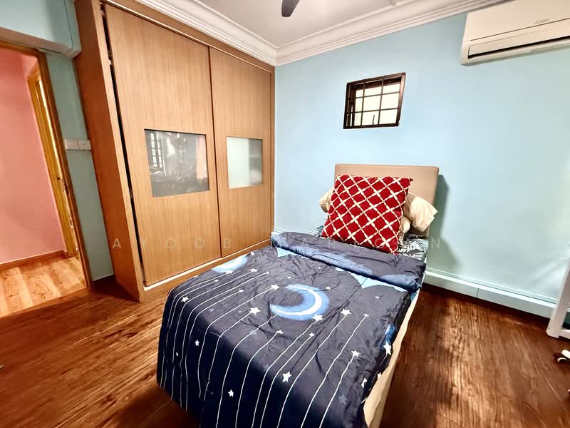 966 Hougang Avenue 9, 966 Hougang Avenue 9, 3 Bedrooms, 1,238 sqft, HDB Flat For Sale, by Ayoob Marican, 500142380 - Bedroom - PropertyGuru.com.sg