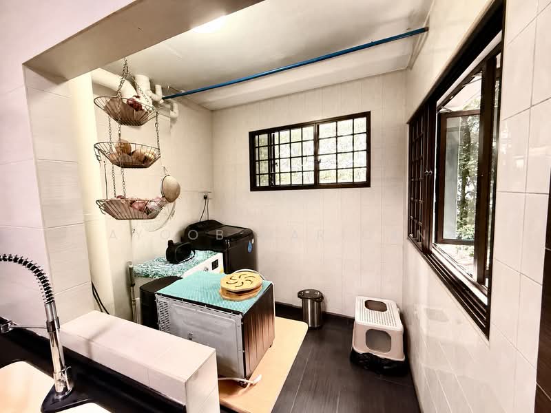 966 Hougang Avenue 9, 966 Hougang Avenue 9, 3 Bedrooms, 1,238 sqft, HDB Flat For Sale, by Ayoob Marican, 500142380 - Kitchen - PropertyGuru.com.sg