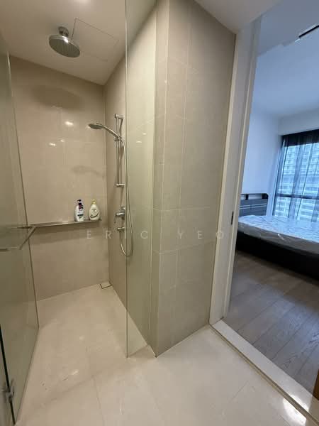 Echelon, 7 Alexandra View, 2 Bedrooms, 732 sqft, Condominium For Rent, by Eric Yeo, 500142396 - Bathroom - PropertyGuru.com.sg
