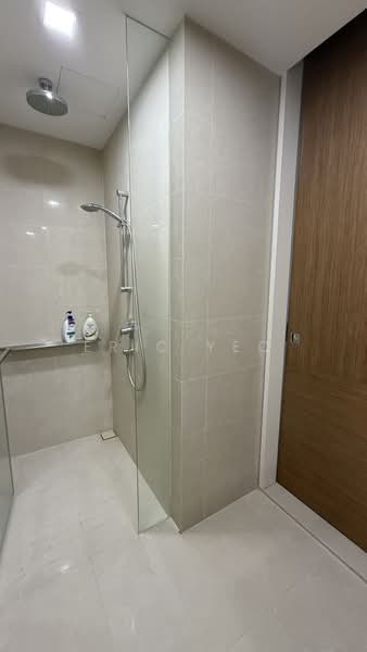Echelon, 7 Alexandra View, 2 Bedrooms, 732 sqft, Condominium For Rent, by Eric Yeo, 500142396 - Bathroom - PropertyGuru.com.sg