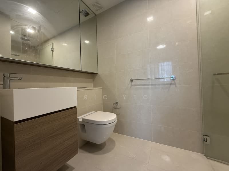 Echelon, 7 Alexandra View, 2 Bedrooms, 732 sqft, Condominium For Rent, by Eric Yeo, 500142396 - Bathroom - PropertyGuru.com.sg