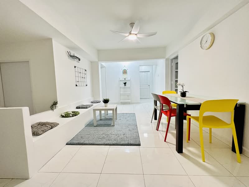 Ivory Heights, 124 Jurong East Street 13, Room Rental, 120 sqft, Condominium For Rent, by Steve Voon, 500142397 - Living Room - PropertyGuru.com.sg