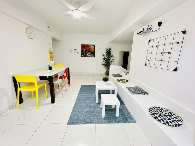 Ivory Heights, 124 Jurong East Street 13, Room Rental, 120 sqft, Condominium For Rent, by Steve Voon, 500142397 - Living Room - PropertyGuru.com.sg
