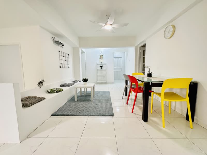 Ivory Heights, 124 Jurong East Street 13, Room Rental, 120 sqft, Condominium For Rent, by Steve Voon, 500142397 - Living Room - PropertyGuru.com.sg