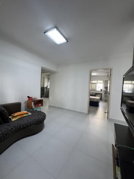 743 Woodlands Circle, 743 Woodlands Circle, 3 Bedrooms, 980 sqft, HDB Flat For Sale, by Charis Seah, 500142398 - Living Room - PropertyGuru.com.sg