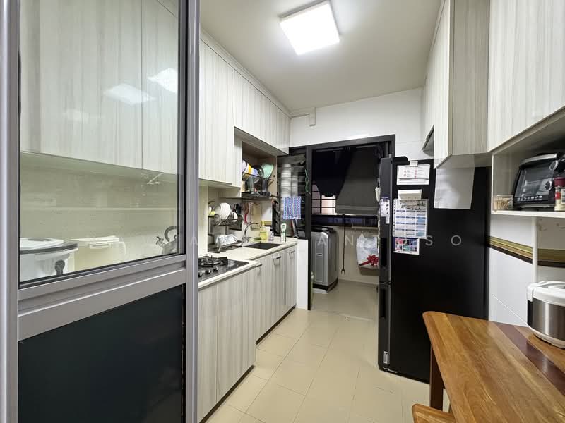 470B Fernvale Link, 470B Fernvale Link, 2 Bedrooms, 732 sqft, HDB Flat For Sale, by Noviana Santoso, 500142401 - Kitchen - PropertyGuru.com.sg