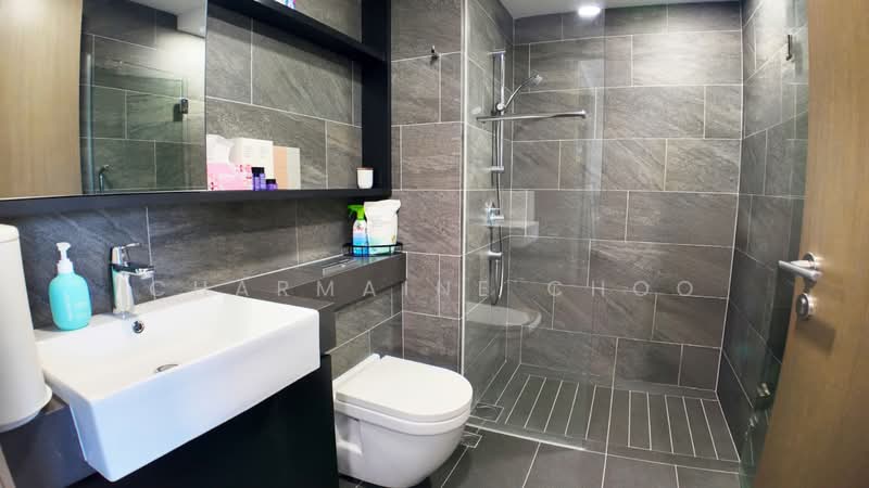 Affinity At Serangoon, , 1 Bedroom, 538 sqft, Condominium For Sale, by Charmaine Choo, 500142402 - Bathroom - PropertyGuru.com.sg