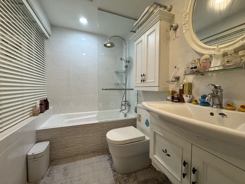 Le Hill, 44 Pasir Panjang Hill, 3 Bedrooms, 1,206 sqft, Condominium For Sale, by Lai Kong Fei, 500142404 - Bathroom - PropertyGuru.com.sg