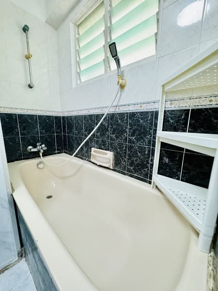 Melville Park, 18 Simei Street 1, Room Rental, 200 sqft, Apartment For Rent, by Steve Voon, 500142411 - Bathroom - PropertyGuru.com.sg