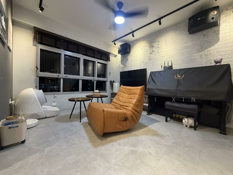 675B Fern Grove @ Yishun, 675B Yishun Avenue 4, 3 Bedrooms, 1,001 sqft, HDB Flat For Sale, by Joyce Lye Hui Xin, 500142430 - Living Room - PropertyGuru.com.sg