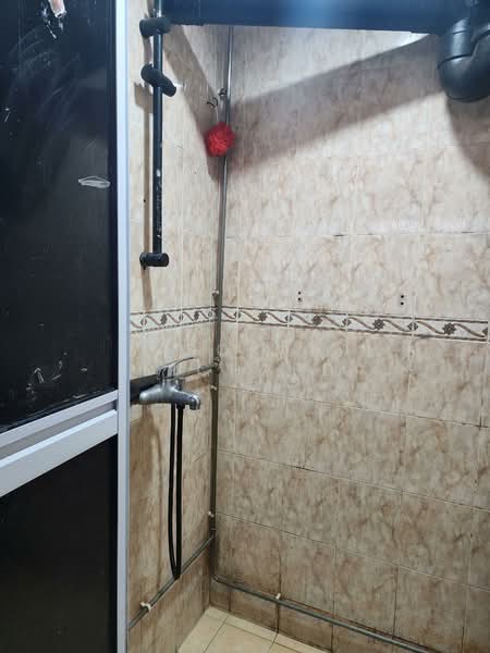 33 Teban Gardens Road, 33 Teban Gardens Road, 2 Bedrooms, 681 sqft, HDB Flat For Rent, by Asokan Richard, 500142433 - Bathroom - PropertyGuru.com.sg