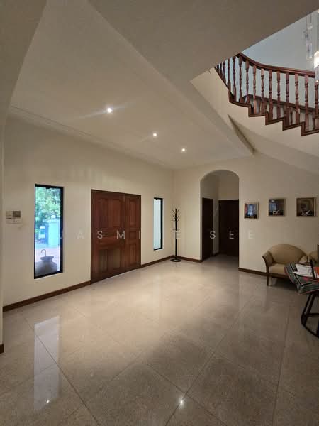 King Albert Park, KING ALBERT PARK, 6 Bedrooms, 7,000 sqft, Good Class Bungalow For Rent, by Jasmine See, 500142436 - Entrance - PropertyGuru.com.sg