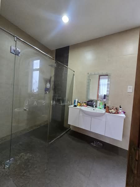 King Albert Park, KING ALBERT PARK, 6 Bedrooms, 7,000 sqft, Good Class Bungalow For Rent, by Jasmine See, 500142436 - Bathroom - PropertyGuru.com.sg