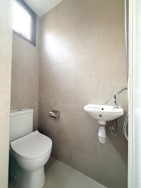 The Watergardens at Canberra, 51 Canberra Drive, 3 Bedrooms, 1,109 sqft, Condominium For Sale, by Nigel Tan, 500142437 - Bathroom - PropertyGuru.com.sg