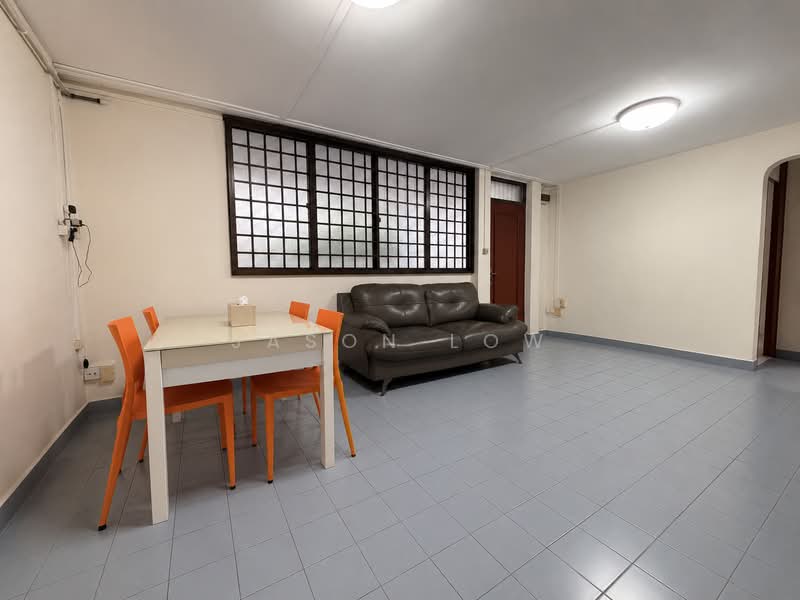 238 Serangoon Avenue 2, 238 Serangoon Avenue 2, 3 Bedrooms, 904 sqft, HDB Flat For Sale, by Jason Low, 500142438 - Living Room - PropertyGuru.com.sg