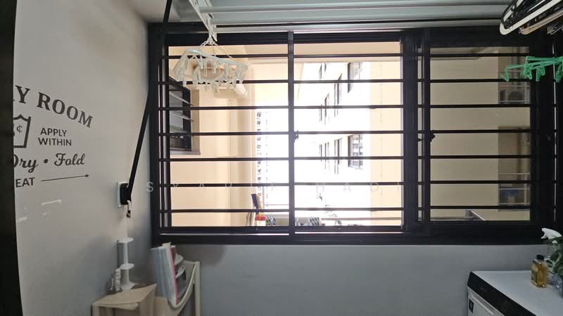 467C Bukit Batok West Avenue 9, 467C Bukit Batok West Avenue 9, 2 Bedrooms, 732 sqft, HDB Flat For Sale, by Syarif Hadi, 500142443 - Balcony - PropertyGuru.com.sg