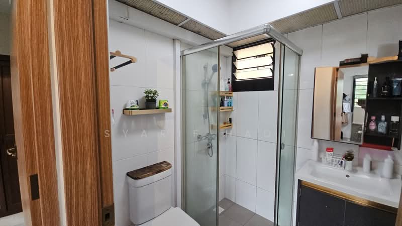 467C Bukit Batok West Avenue 9, 467C Bukit Batok West Avenue 9, 2 Bedrooms, 732 sqft, HDB Flat For Sale, by Syarif Hadi, 500142443 - Bathroom - PropertyGuru.com.sg