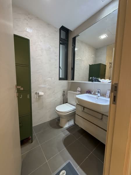 The Luxurie, 21 Compassvale Road, 1 Bedroom, 732 sqft, Condominium For Sale, by Jennifer Tan, 500142444 - Bathroom - PropertyGuru.com.sg