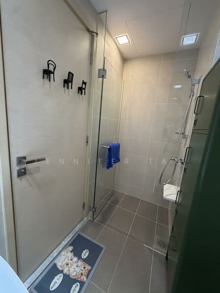 The Luxurie, 21 Compassvale Road, 1 Bedroom, 732 sqft, Condominium For Sale, by Jennifer Tan, 500142444 - Bathroom - PropertyGuru.com.sg