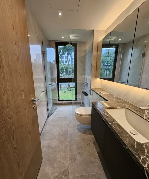 Shrewsbury Road, , 6 Bedrooms, 6,062 sqft, Terraced House For Sale, by Joy Wang Pei Pei, 500142454 - Bathroom - PropertyGuru.com.sg