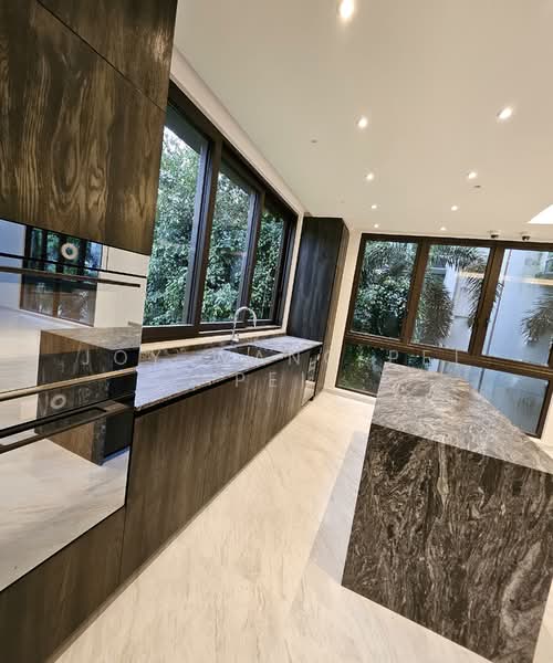 Shrewsbury Road, Shrewsbury Road, 6 Bedrooms, 6,926 sqft, Corner Terrace For Sale, by Joy Wang Pei Pei, 500142461 - PropertyGuru.com.sg