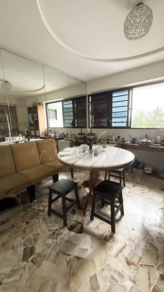 260 Jurong East Street 24, 260 Jurong East Street 24, 3 Bedrooms, 1,302 sqft, HDB Flat For Sale, by Zhen Zhen (Doris)卓嫃臻, 500142469 - Dining Room - PropertyGuru.com.sg