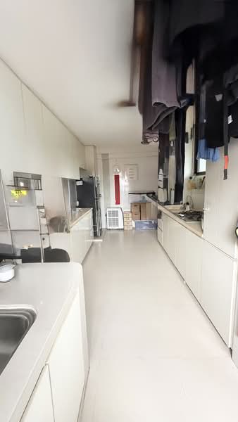 260 Jurong East Street 24, 260 Jurong East Street 24, 3 Bedrooms, 1,302 sqft, HDB Flat For Sale, by Zhen Zhen (Doris)卓嫃臻, 500142469 - Kitchen - PropertyGuru.com.sg