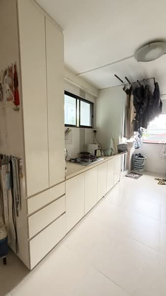 260 Jurong East Street 24, 260 Jurong East Street 24, 3 Bedrooms, 1,302 sqft, HDB Flat For Sale, by Zhen Zhen (Doris)卓嫃臻, 500142469 - Kitchen - PropertyGuru.com.sg