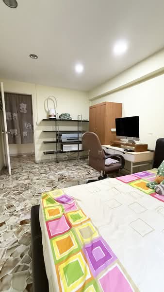 260 Jurong East Street 24, 260 Jurong East Street 24, 3 Bedrooms, 1,302 sqft, HDB Flat For Sale, by Zhen Zhen (Doris)卓嫃臻, 500142469 - Bedroom - PropertyGuru.com.sg